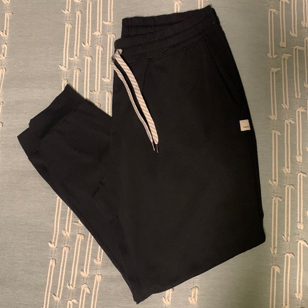Vuori Joggers. Black. Size L.